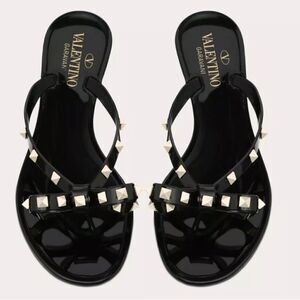 VALENTINO GARAVANI Summer Rockstud sandals Size 38 $625 NEW
